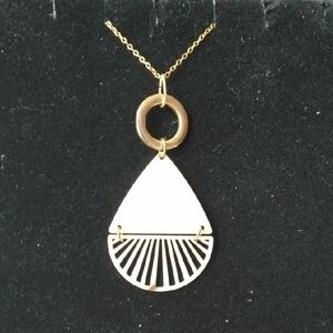 Gold Tone Teardrop Cutout Pendant Necklace